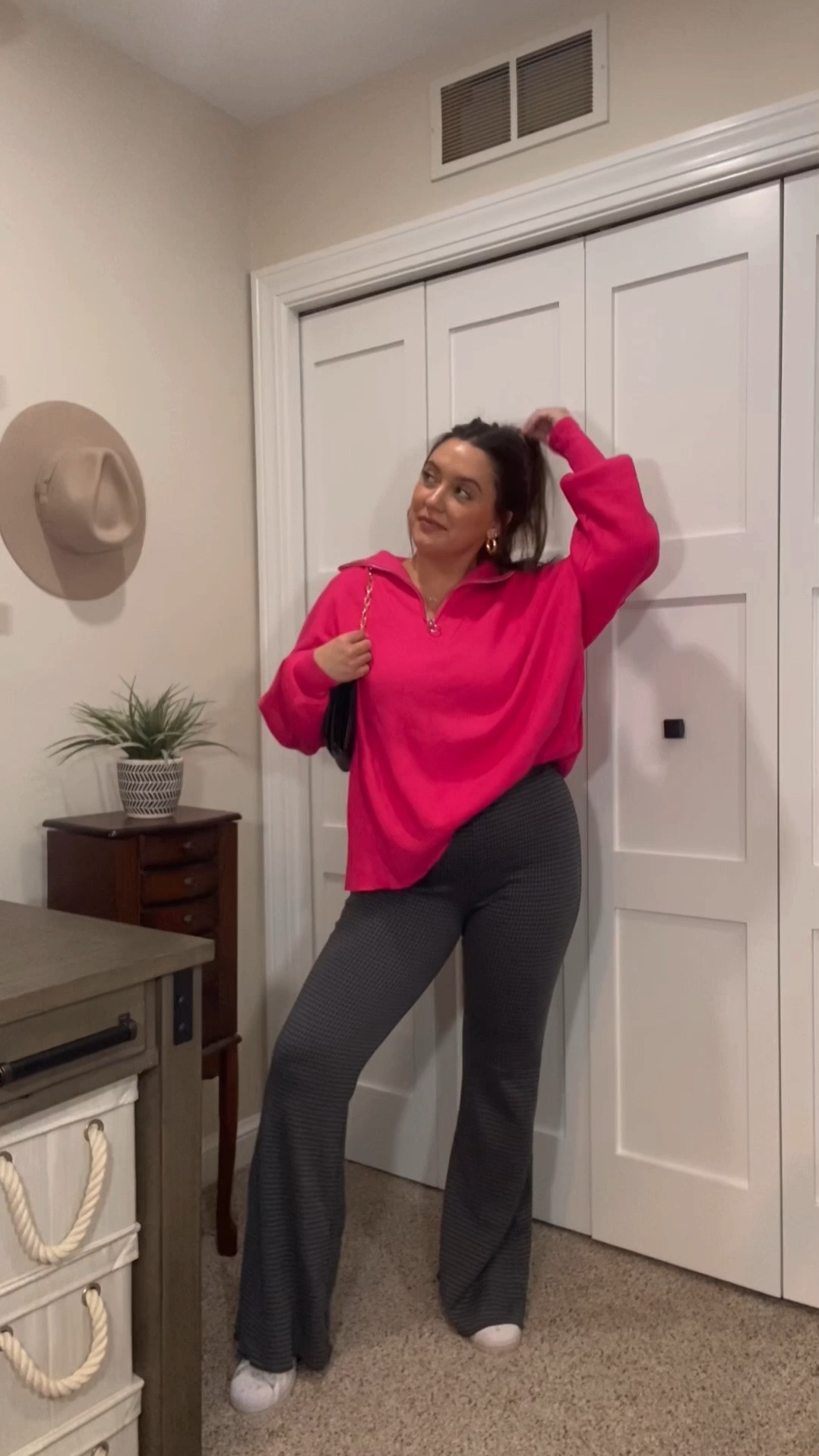 Aerie flared legging size M
Amazon sweater - quality is amazing! Have in 2 colors - size L
Size up one in sweater for oversized fit 