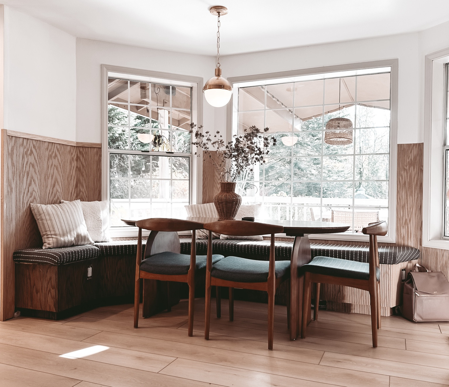 Dining nook

#LTKHome #LTKSaleAlert