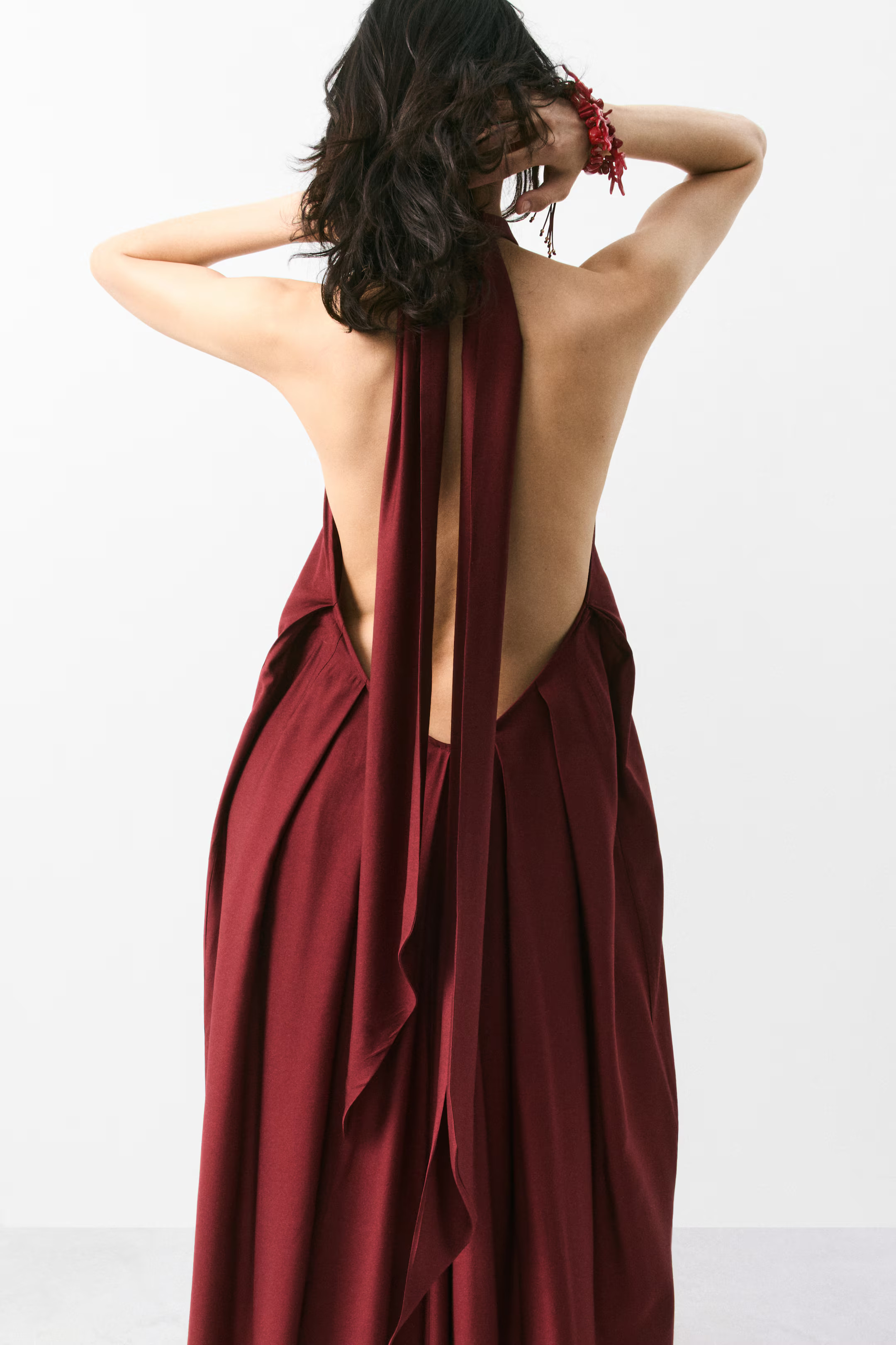 Maxi halterneck dress | H&M (US + CA)