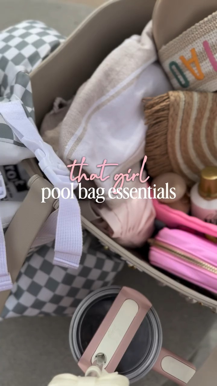 that girl pool bag essentials ✨🤍 

#aclassyfashionista #amazonfinds #poolbag #poolbagessentials #summeressentials