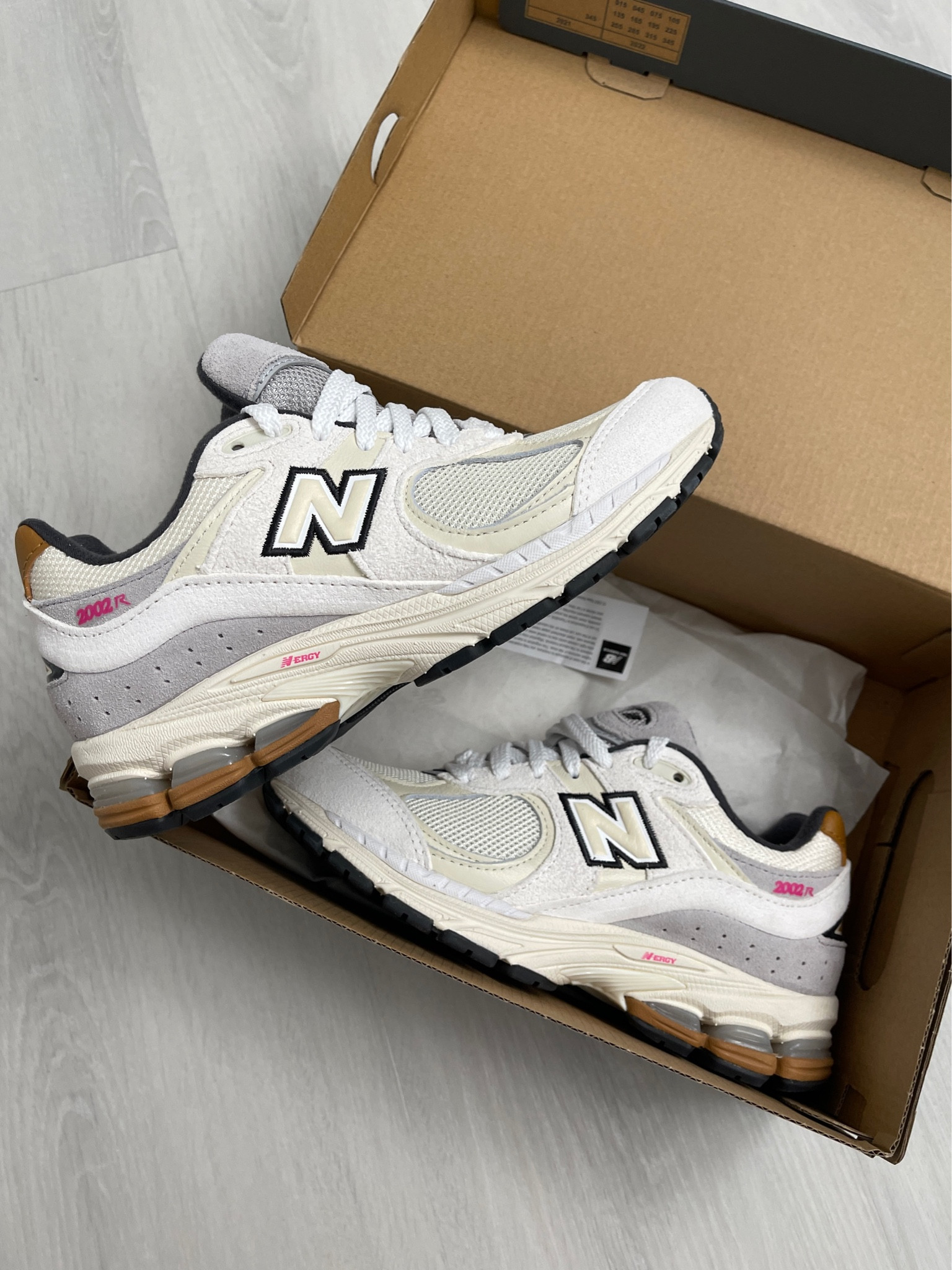 New favorites 🤩

#newbalance #2022r #competition #LTKcompetition #sneakers

#LTKfit #LTKFind #LTKshoecrush
