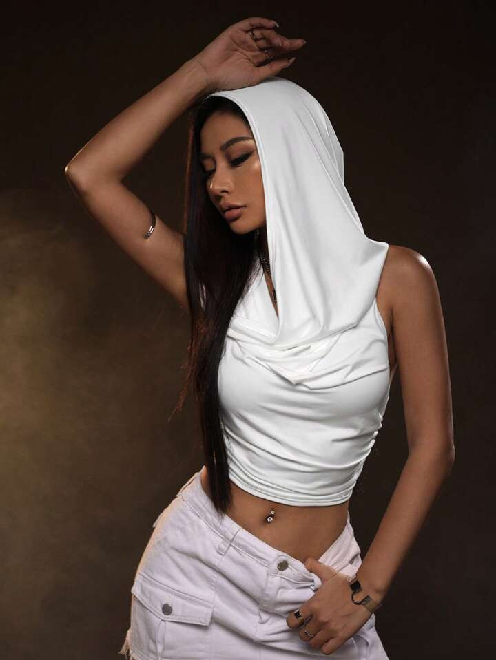 SHEIN ICON Top halter monocolore plissettato con cappuccio | SHEIN
