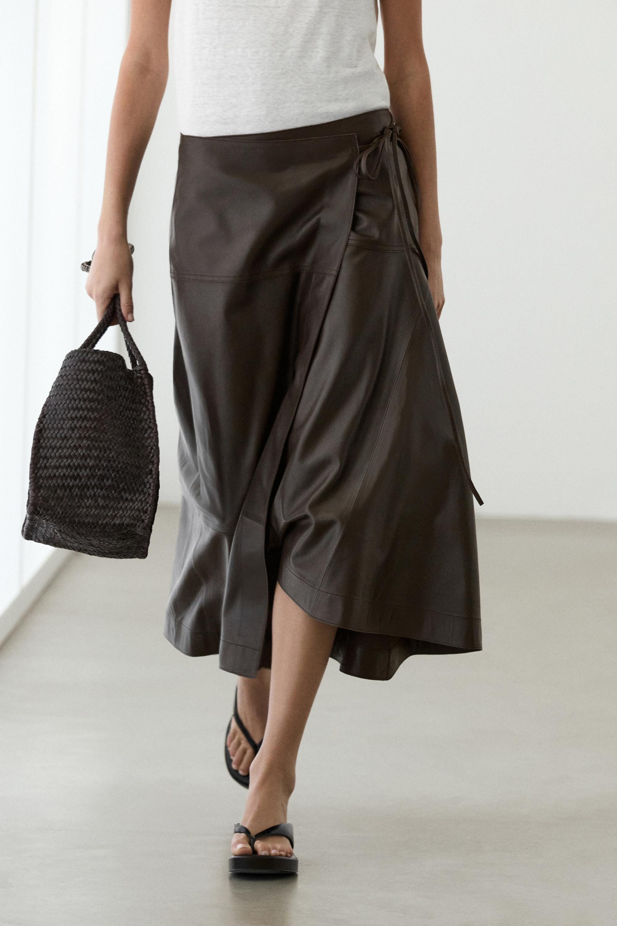Nappa leather midi skirt with tie detail | Massimo Dutti UK