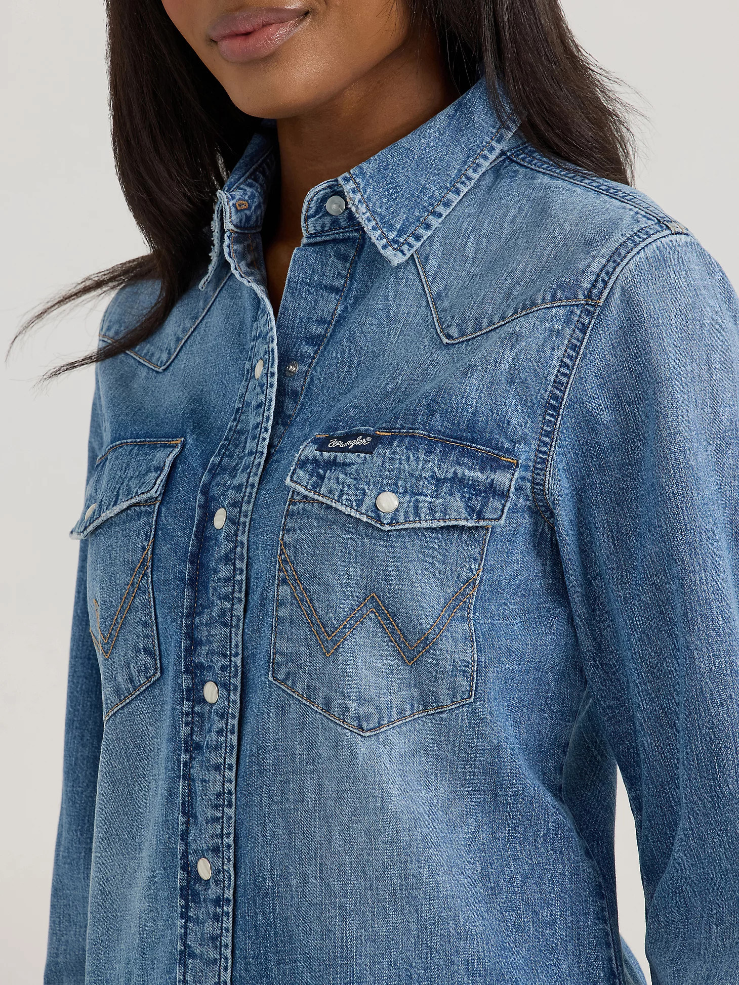 Women's Wrangler Classic Denim Slim Western Snap Shirt | Wrangler