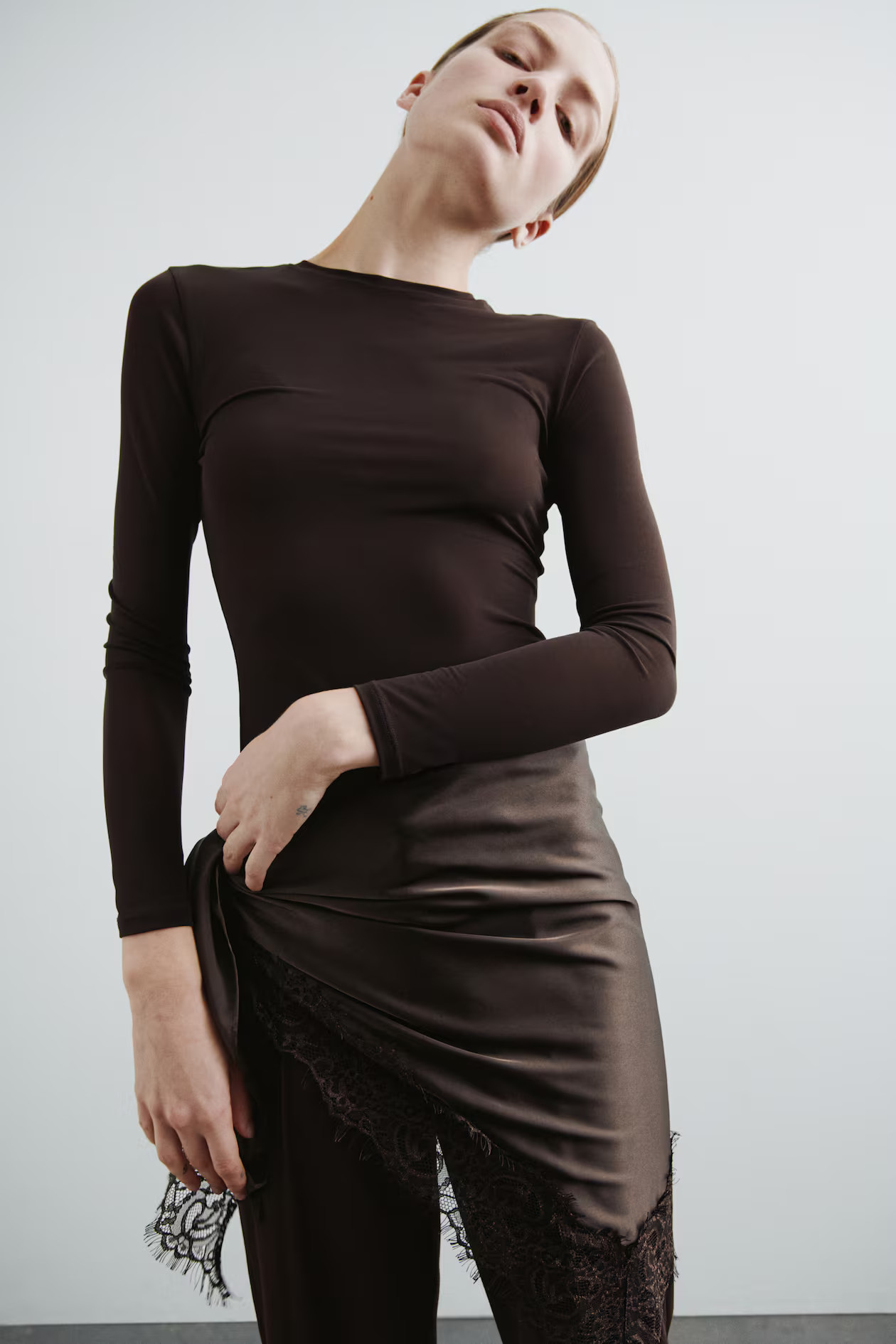 Dreieckstuch mit Spitzenborten | H&M (DE, AT, CH, NL, FI)