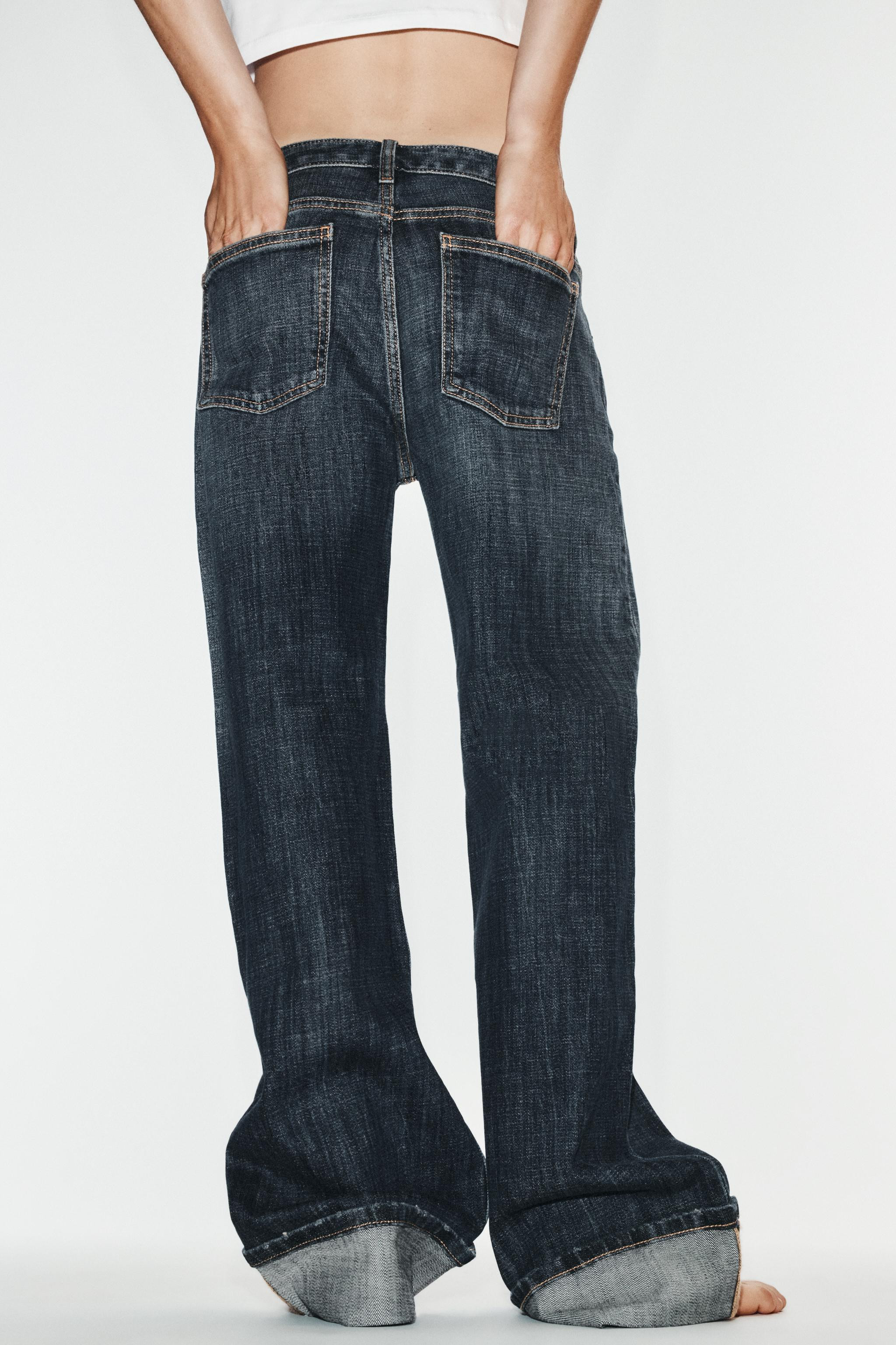 Model height: 175 cmLOW-RISE - FOLDEDLow-rise jeans with belt loops and a five-pocket design. Fea... | Zara UK
