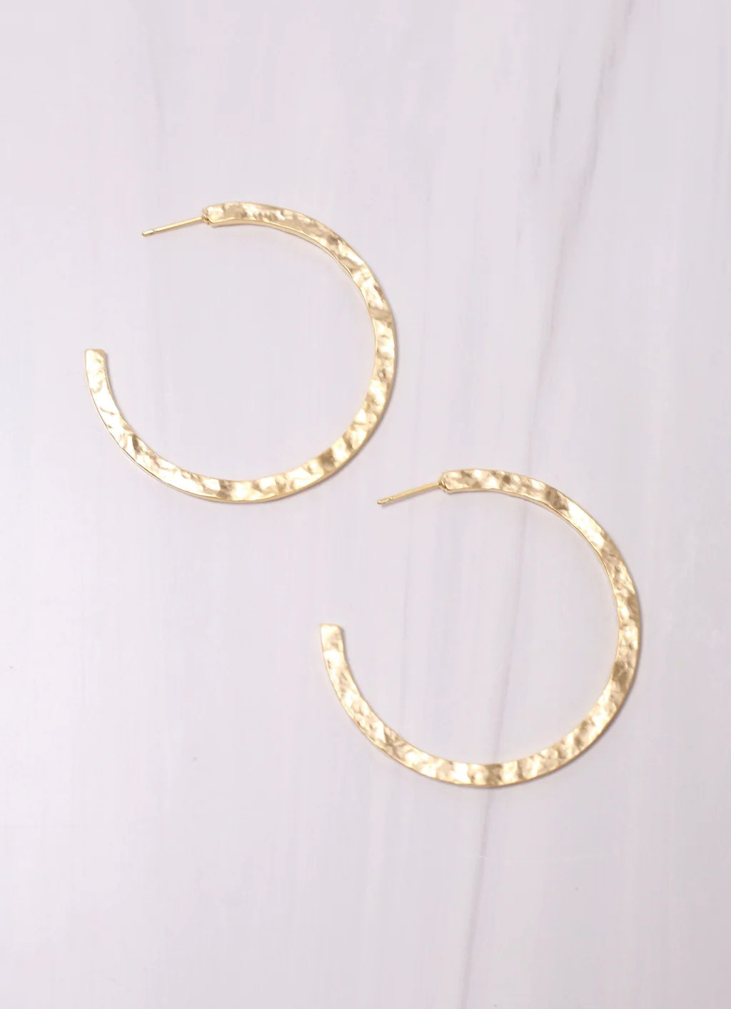 Lovett Hammered Hoop Earring MATTE GOLD | Caroline Hill
