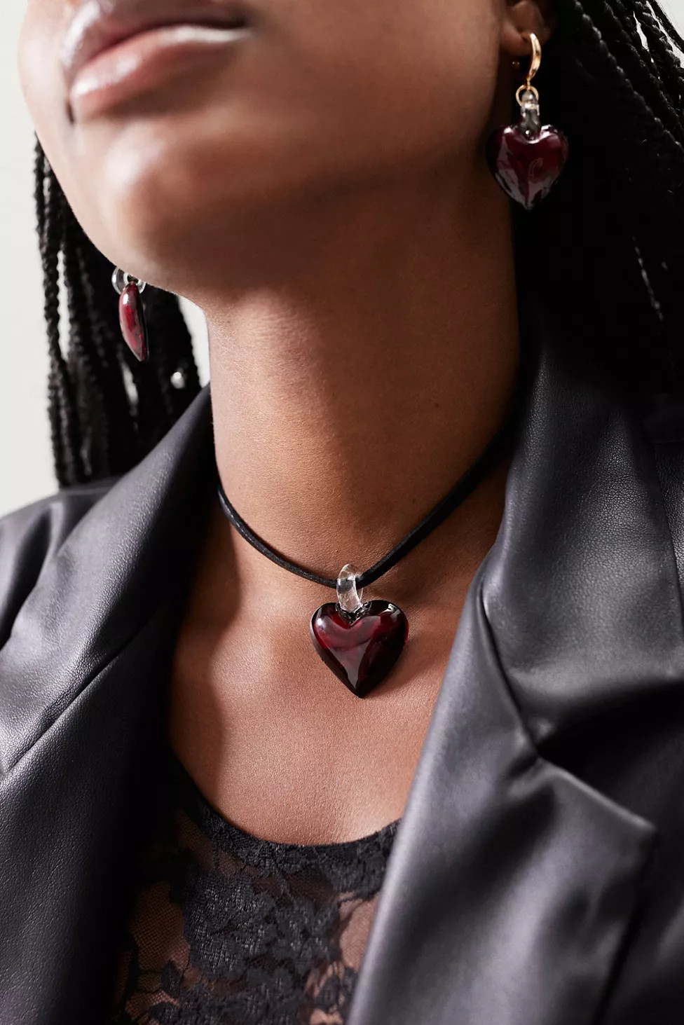 Glass Heart Choker Necklace | Urban Outfitters (US and RoW)
