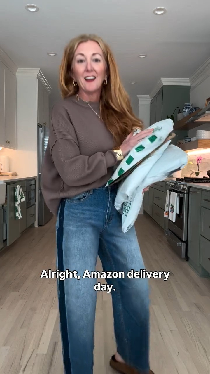 ⭐️Black Friday + Cyber Monday Amazon unboxing! So many good pieces in here… and one I’d skip. 👀

The maroon dress is such a cute twirl moment, the Free People-look top is so good, the trench is a total staple, the edgy bomber surprised me, and the charcoal denim jacket has amazing weight to it. The black pull-on barrel pants? Everyday comfortable.

The only miss was the denim dress — just didn’t work for me. Everything else is 💯 and a bunch of it is on major BF/CM deals right now.


#LTKHoliday #LTKCyberWeek #LTKGiftGuide