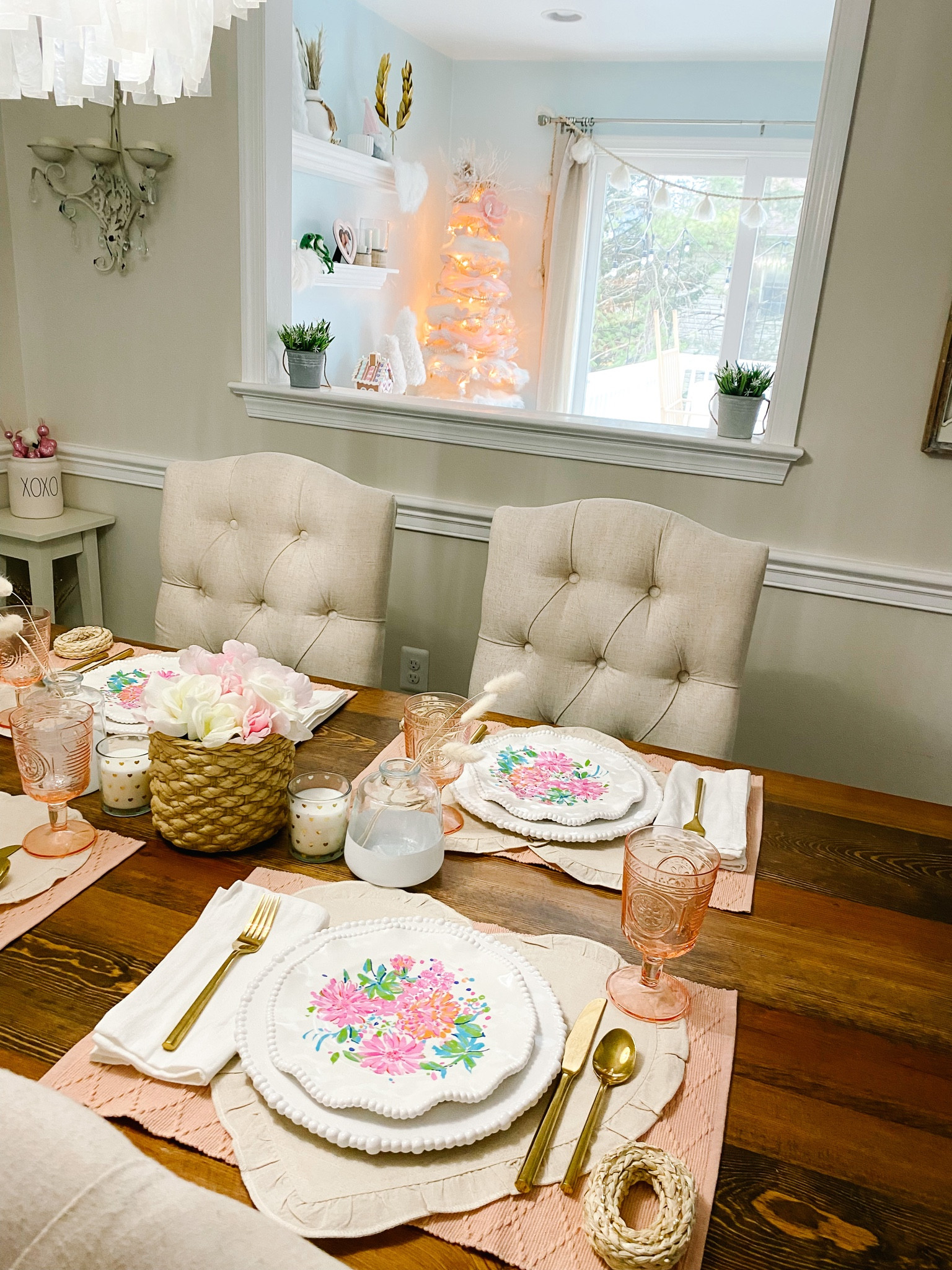 Valentines Day Table

#LTKGiftGuide #LTKhome #LTKSeasonal