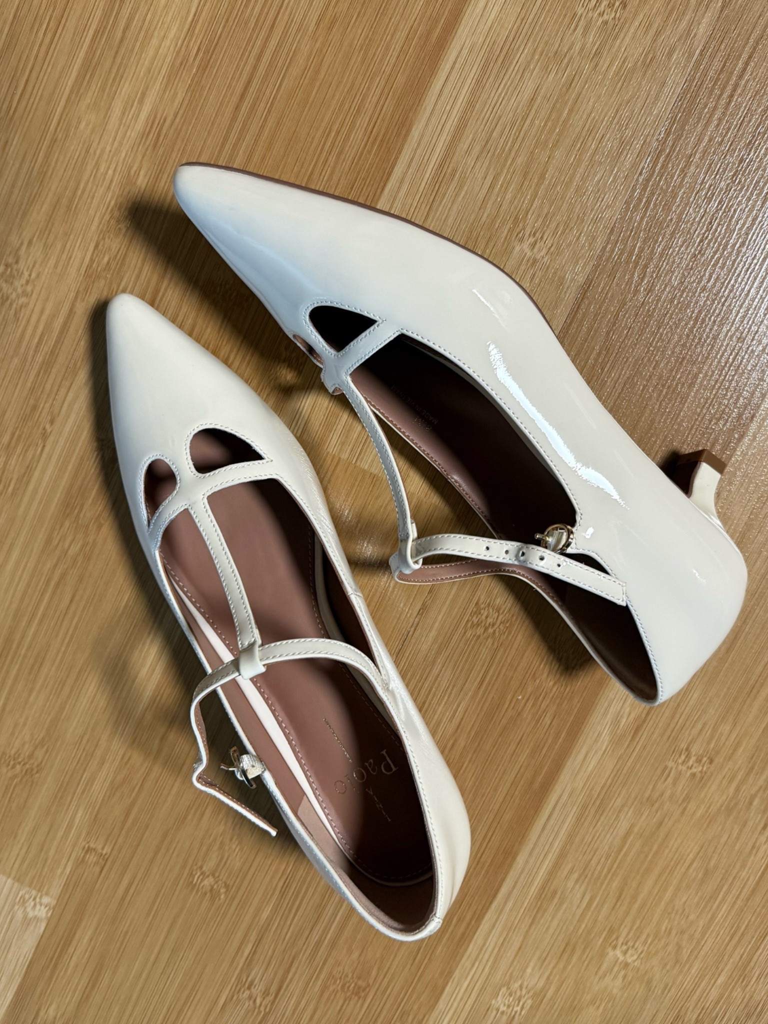 These shoes are gorgeous and so comfy! Get them before they’re gone! They fit TTS.