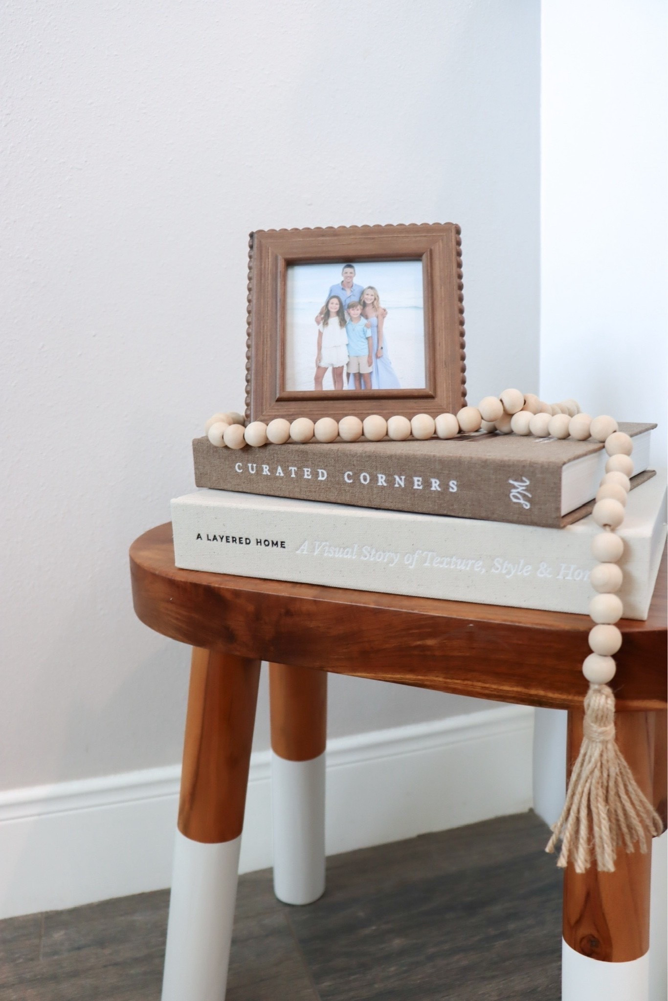 The cutest and easiest stool decor! So cute in any corner of the house! 



//
Fall decor refresh
Decor

#LTKSeasonal #LTKHome