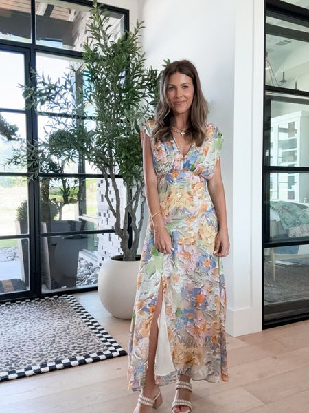 This floral maxi is so beautiful! Would be perfect as an Easter dress! 

Spring dress, Nordstrom fashion, maxi dress, floral dress, Easter dress, Easter outfit 

#LTKSeasonal #LTKstyletip