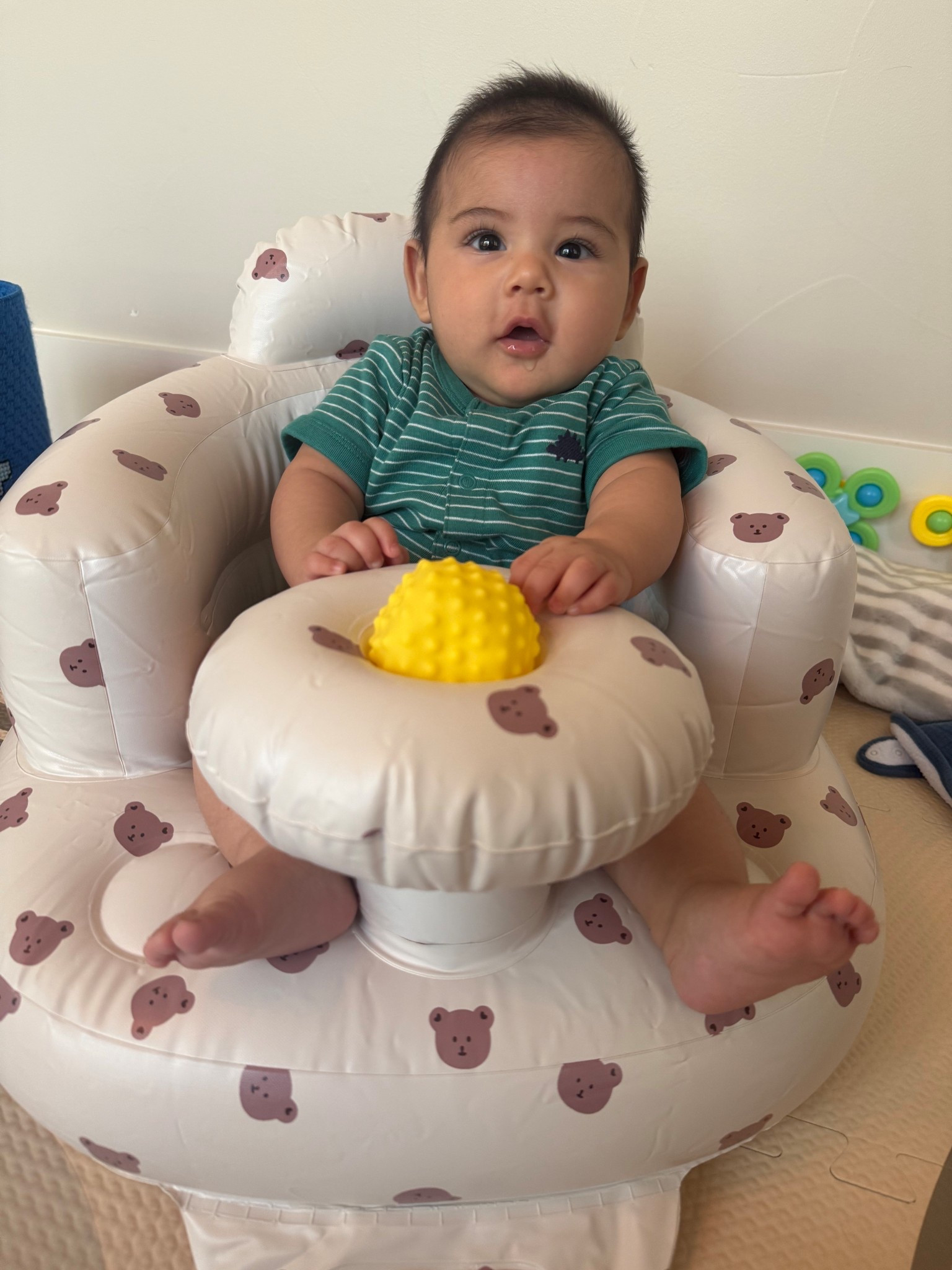Inflatable share that doubles as a pool float! 🙌🏻

#LTKFamily #LTKKids #LTKBaby