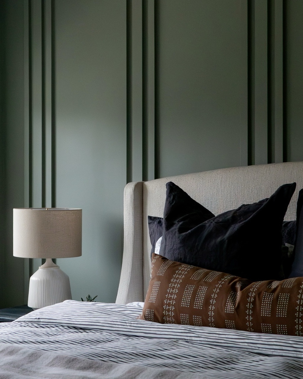 Several of my favorite home items are on sale this weekend! Including this rust lumbar pillow from @Wayfair. The Serena & Lily stool that my clients and I adore. Faux-leather counter stools that are great for kids! And my stylish white duvet cover. Happy shopping!

#LTKfindsunder100 #LTKsalealert #LTKhome