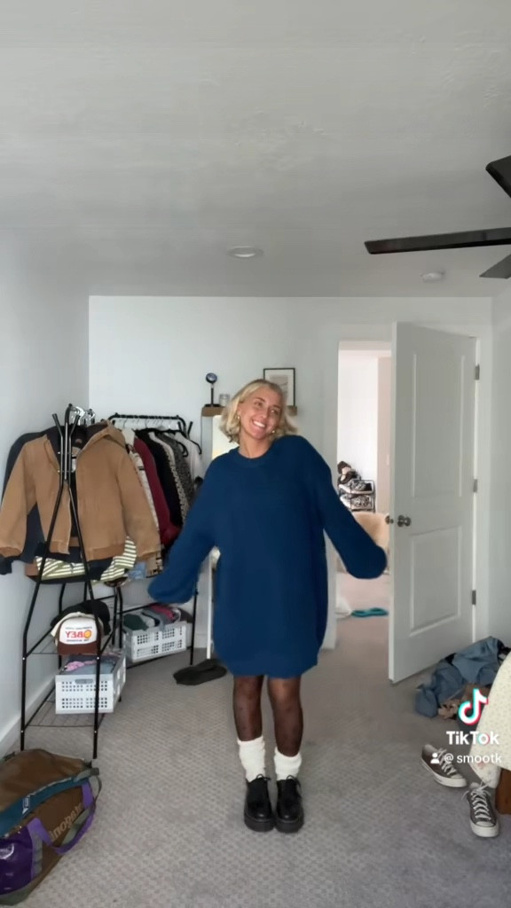 Size small in all!


#LTKSeasonal #LTKHoliday #LTKVideo
