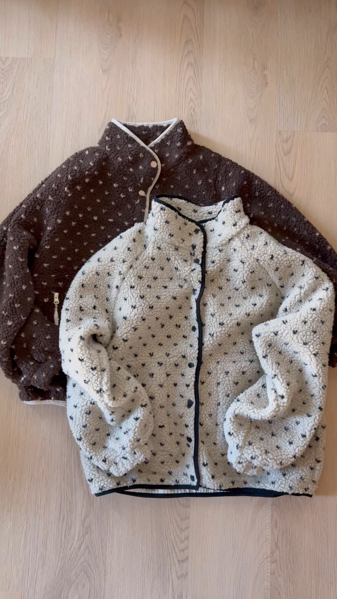This jacket is giving major fp vibes but it’s from Amazon! Love the full zip and the cute polka dot print! I have a size small

Amazon find | fleece jacket | winter style | winter jacket | amazon style 

#LTKootd