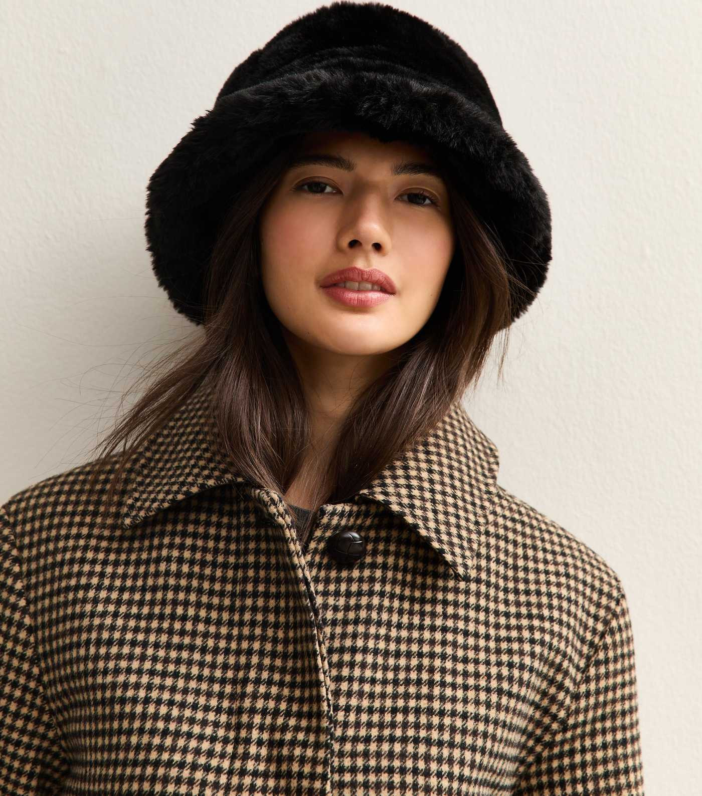 Black Faux Fur Bucket Hat | New Look | New Look (UK)