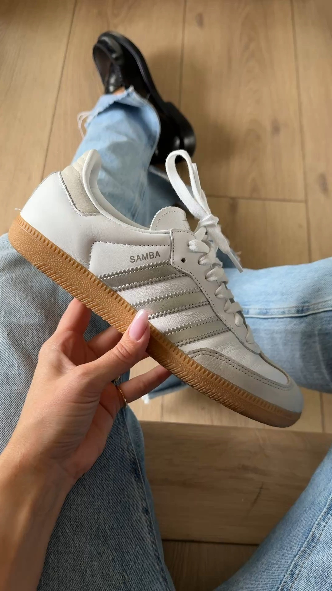 Adidas samba og silver stripes

#LTKTall #LTKMidsize #LTKOver40