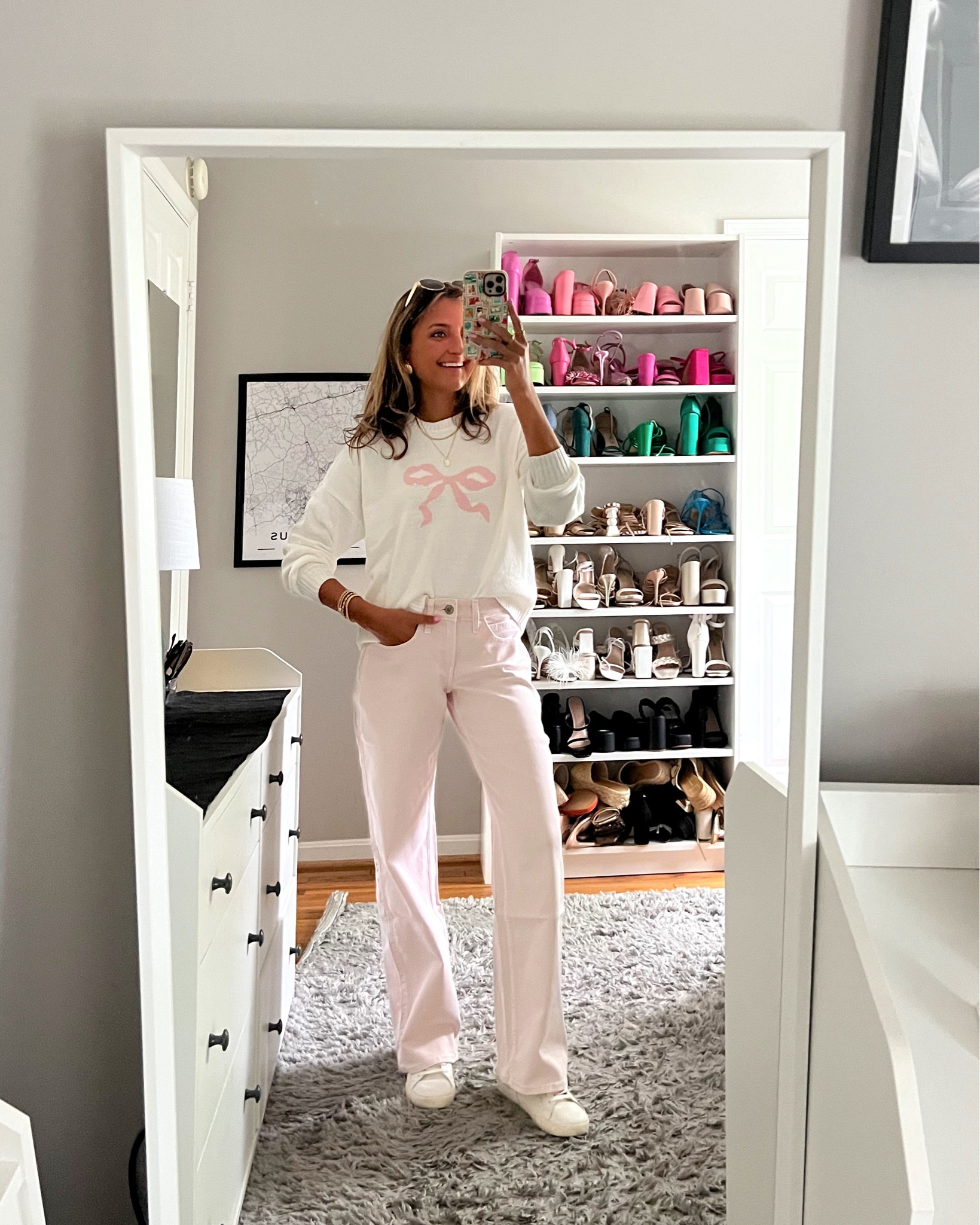 casual everyday outfit for summer to fall transition ✏️ the perfect back to school outfit or work outfit! 

use code HCOMCKENZIE for an extra 20% off Hollister.

sizing:
XS regular tops 
S sweaters 
XS regular pants 
000R jeans 

