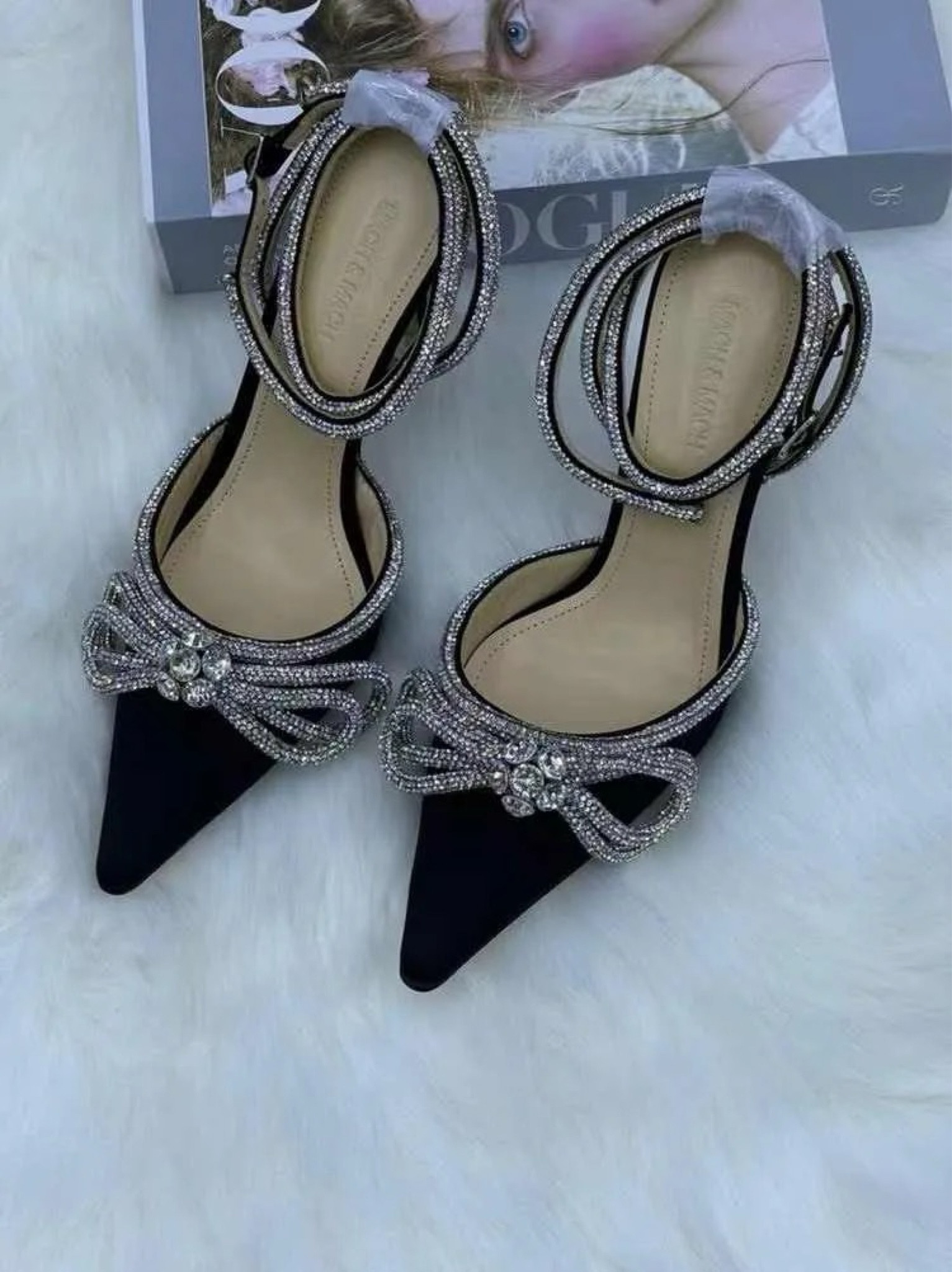 Mach & Mach heels
#dhgate

#LTKfindsunder100 #LTKsalealert #LTKshoecrush
