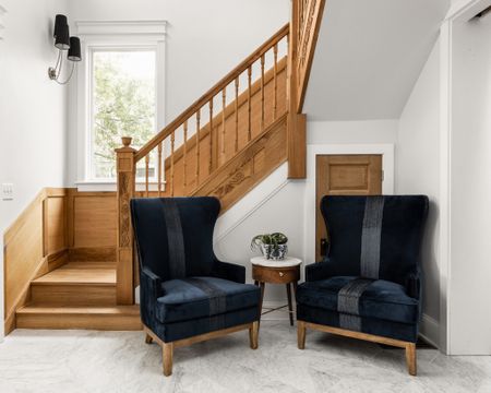 This foyer wouldn’t be complete without a sitting area.

#LTKhome