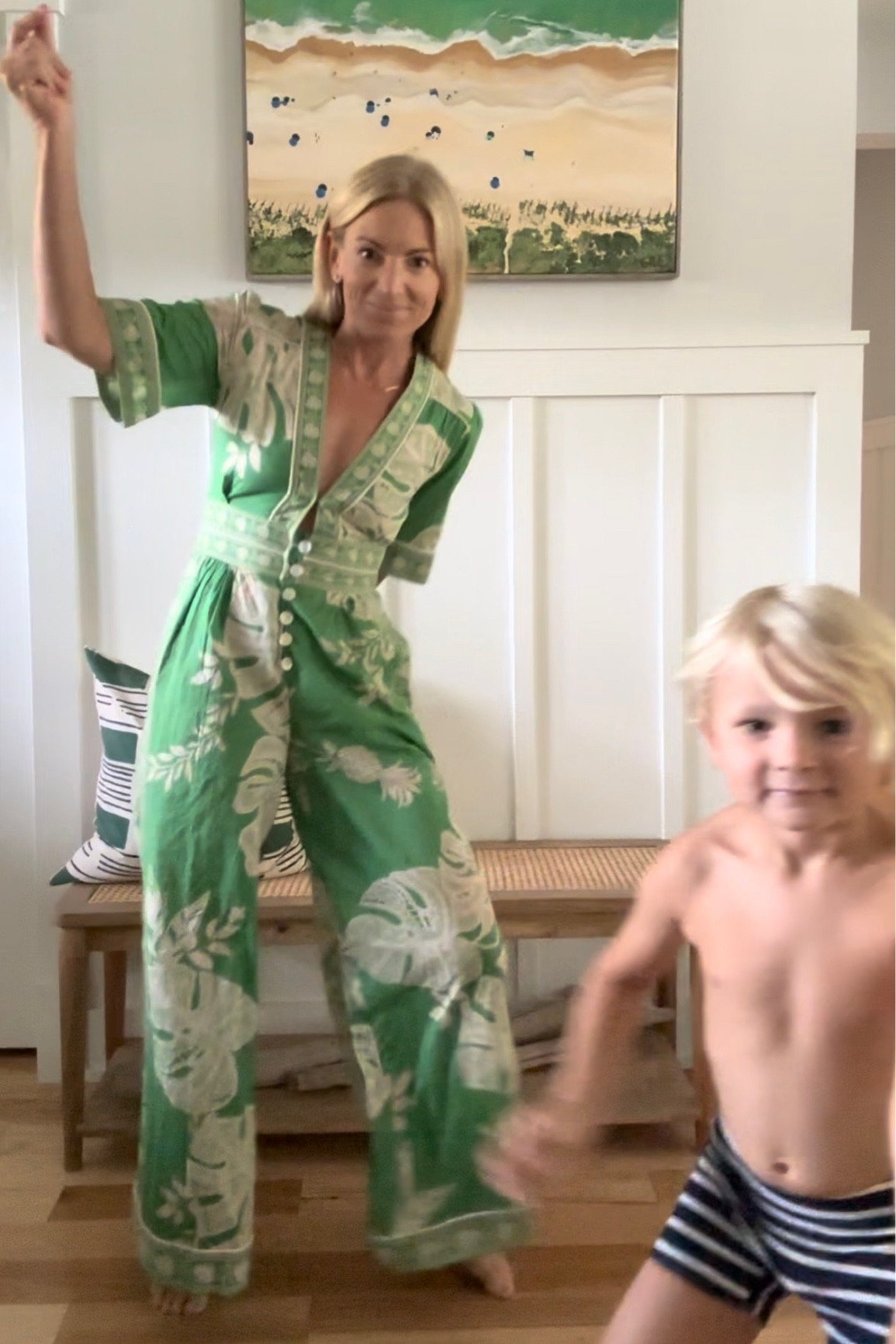 Farm Rio Jumpsuits 💚
Perfect late Summer one and done outfit … wearing XS