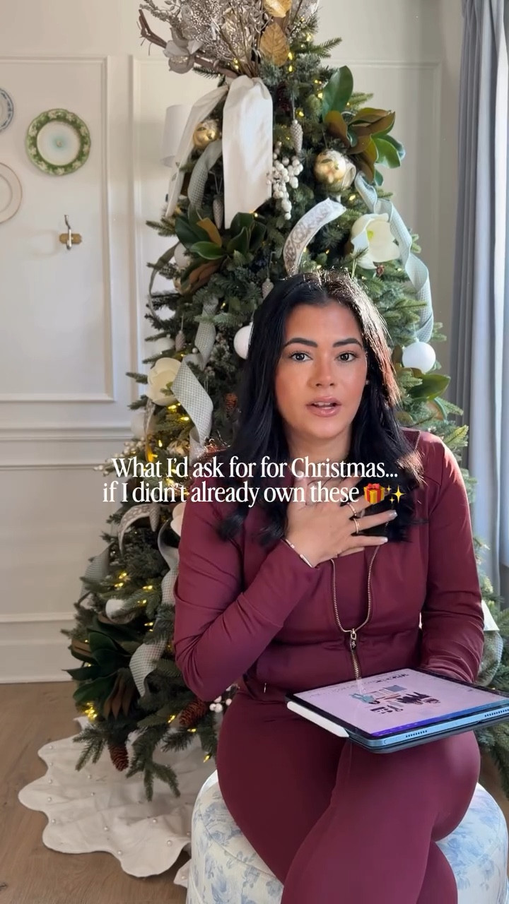 If you need gift ideas, these are the things I’d put at the top of my Christmas list… if I didn’t already own them 🎁✨
Timeless, practical, and so worth every penny.

Save this for later + tell me which one you’d want under your tree this year 🤍

Comment GIFT for links!

@salt_project_ @inmysundays @ugg @beis @tiffanyandco @davidyurman @bredastudio @dysonbeauty @bioionic @chanel.beauty @tecovas 
.
#giftguide #giftsforher #christmaswishlist #christmasgiftideas #giftideas 

#LTKHoliday #LTKGiftGuide #LTKFindsUnder100