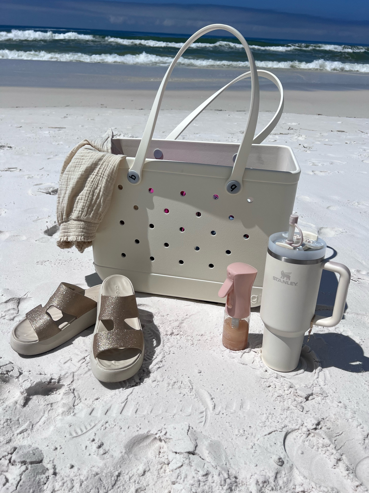 All my fave beach accessories! 



#LTKfindsunder100 #LTKstyletip #LTKtravel