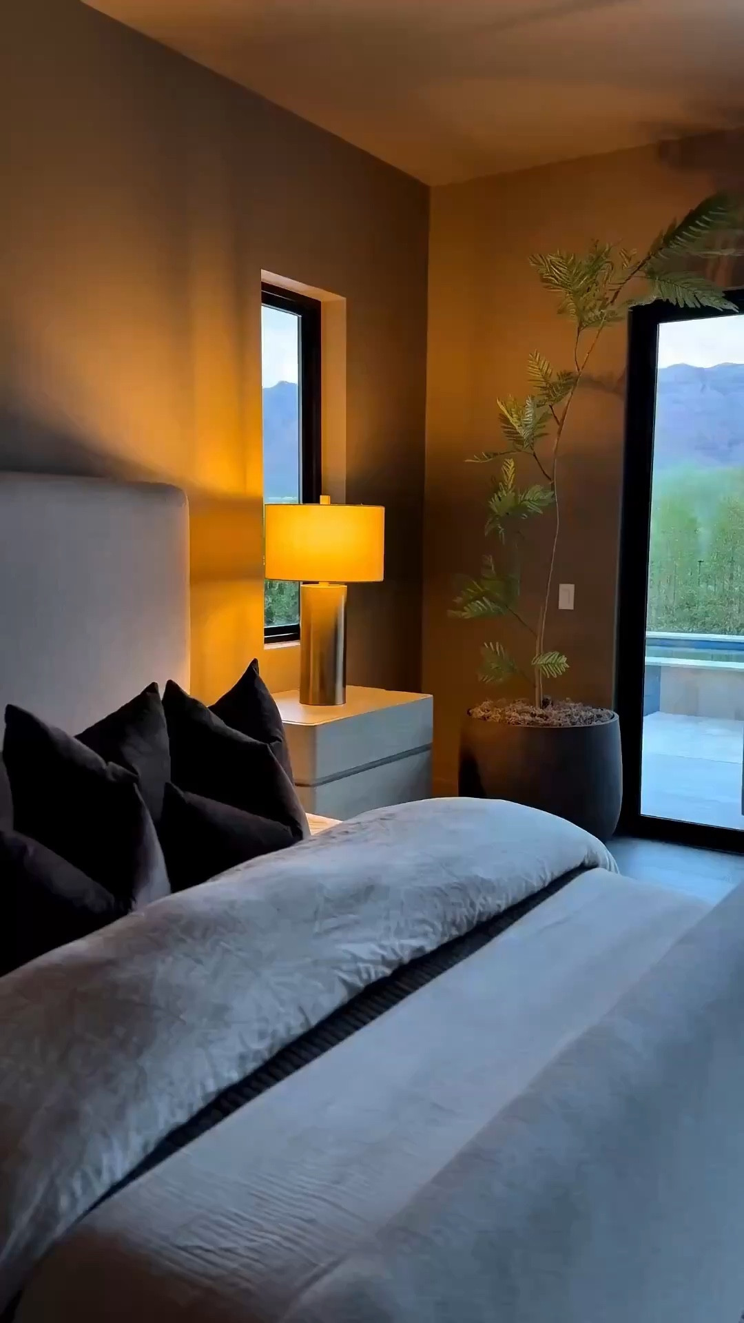 My chic master bedroom is gorgeous! I can’t wait to show you guys more to come! ❤️

Bedroom Inspo. Neutral Bedroom. Brown Throw Pillows. Faux Tree. Table Lamp. Gold Lamp. Nightstand.

#neutralhomedecor #homedecor #bedroominspo


#summerthompsonstyles 


#LTKdayinmylife #LTKHome #LTKvlog