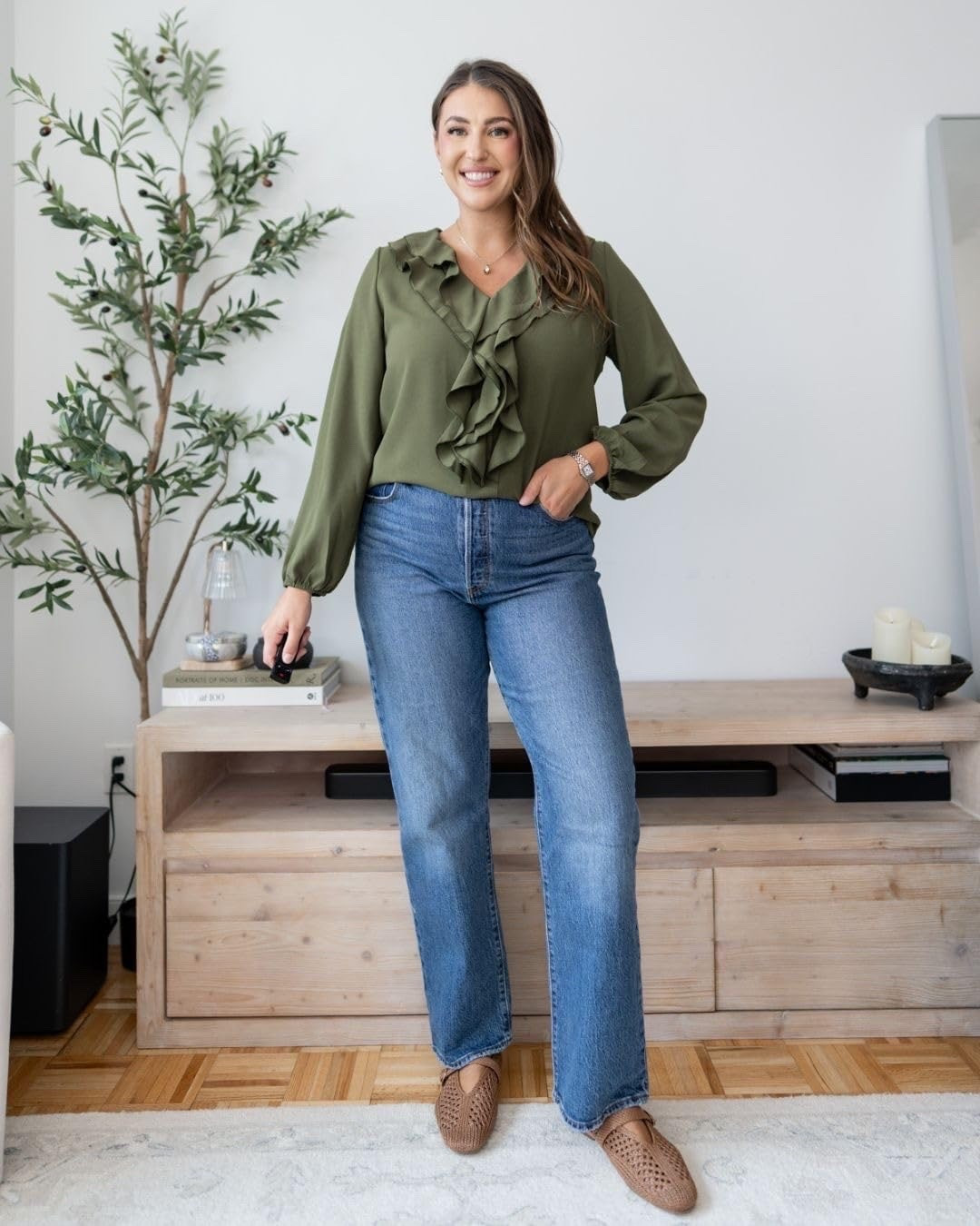 The prettiest little fall top 💚 I love the ruffle detail with simple denim—it feels feminine without being too dressy and is such an easy way to make jeans feel a little more put together.

midsize style, size 12/14, olive blouse, ruffle top, fall outfit, jeans outfit, casual chic, midsize fashion