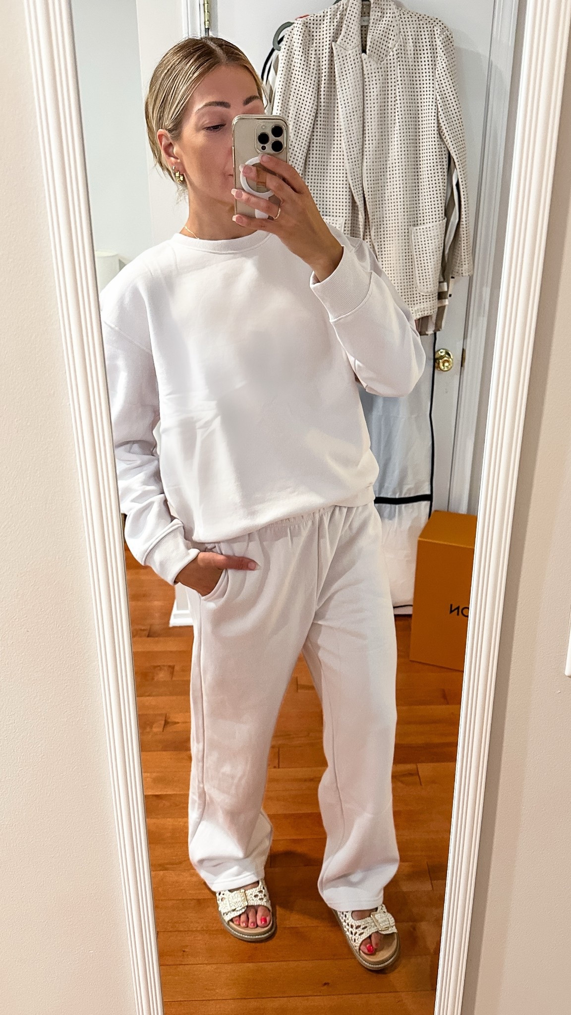 Sweatshirt and sweatpants set for under $25!!!!! It’s so good 😍 wearing a small. 

#LTKFindsUnder50 #LTKStyleTip #LTKActive