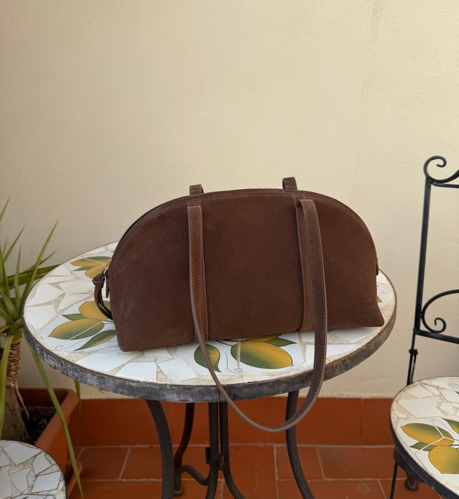 SUEDE BOWLING BAG🤎🤎🤎
Tags: dark brown shoulder style affordable trending tote chocolate espresso everyday casual capsule wardrobe basic lng thin straps 

#LTKbag