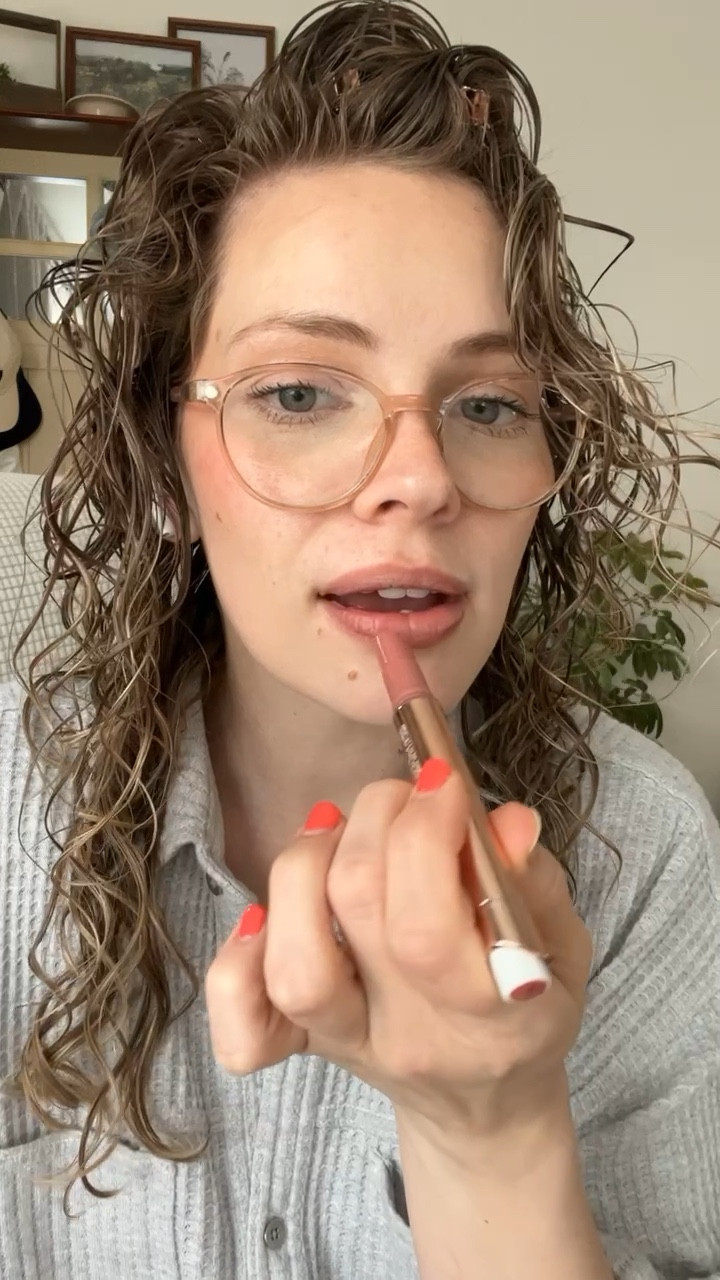 My favorite lip combo right now 😍 give me the juicy lips! 👏🏻👏🏻