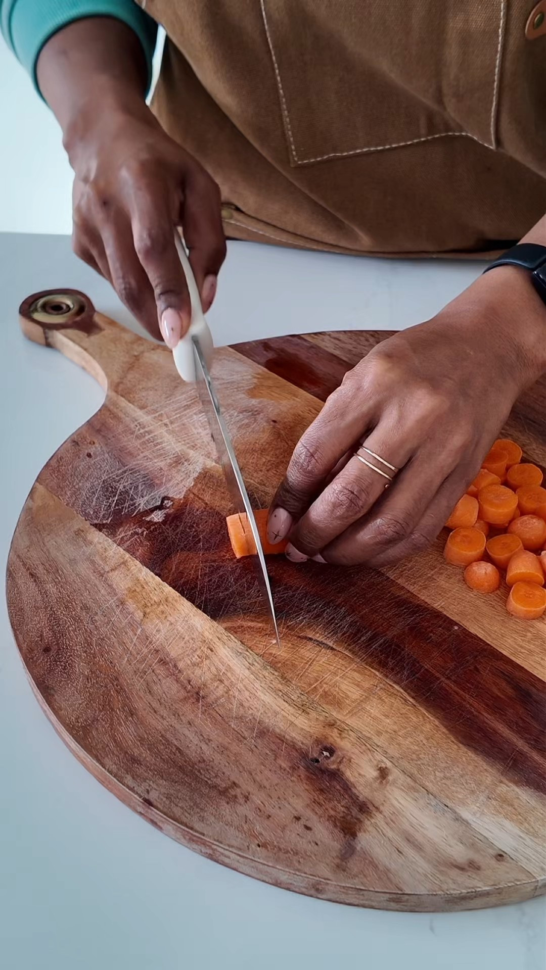 I love tools that make everyday cooking feel easier.
Cutting carrots for chicken noodle soup using my favorite knife and cutting board.
I linked the kitchen tools I use in my shopping hub.

#LTKHome #LTKfoodie