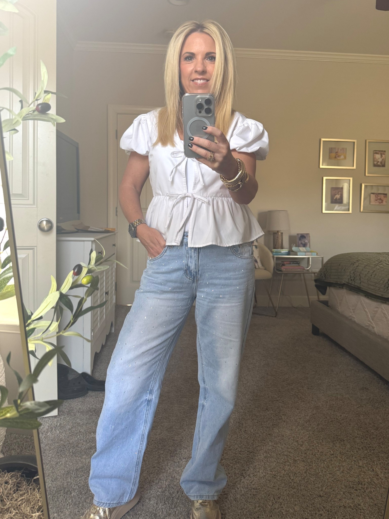 Sparkle jeans and metallic gold shoes 