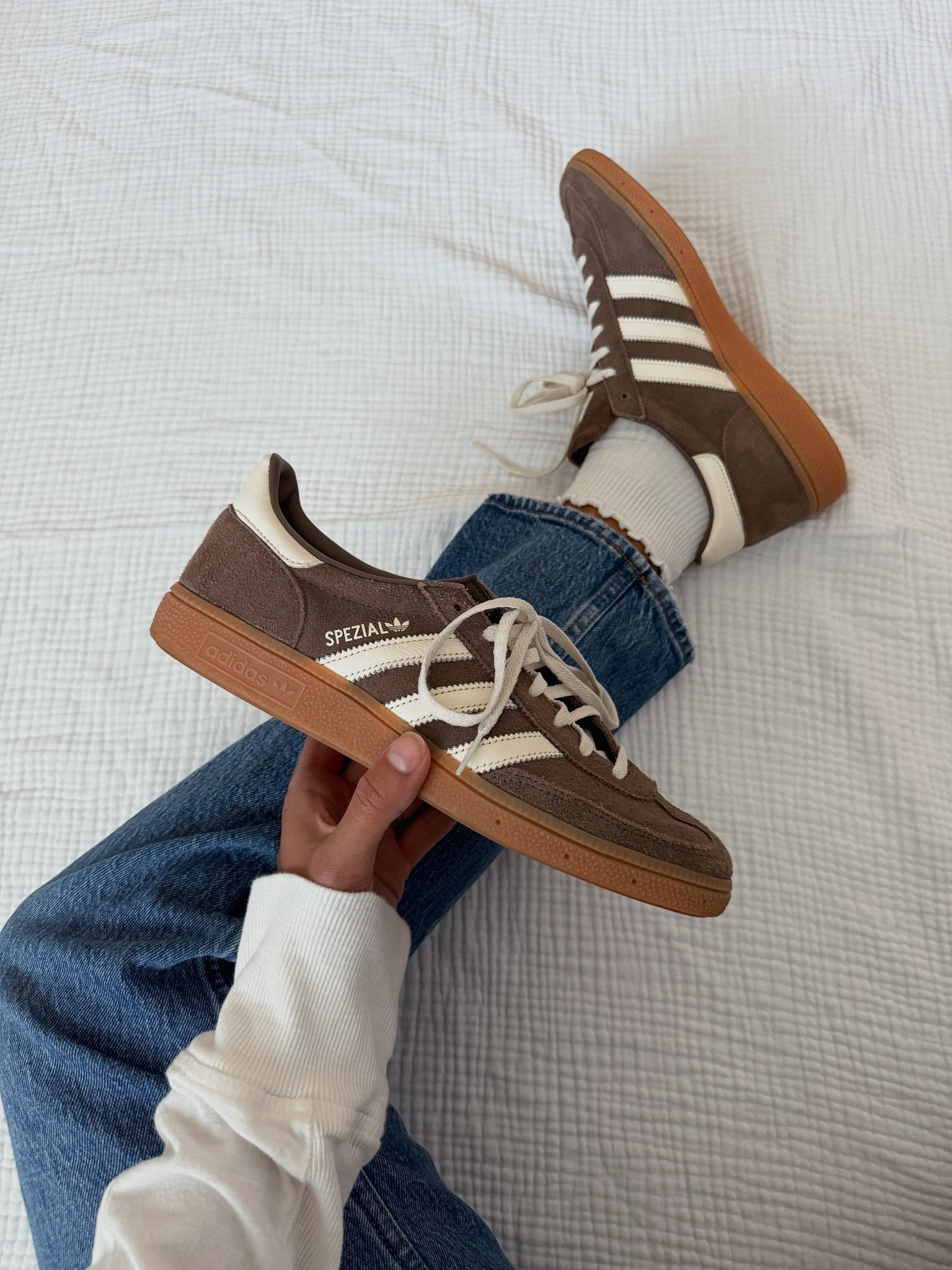 Neutral fall sneakers 
Brown adidas 
Fall shoes 

#LTKShoeCrush #LTKStyleTip #LTKFindsUnder100