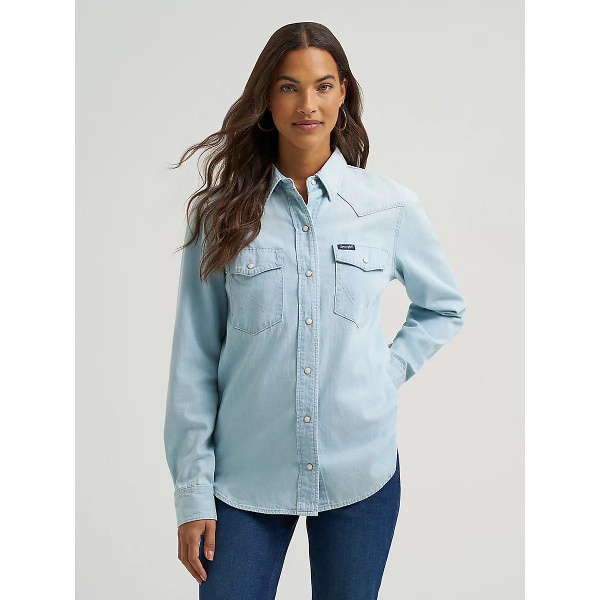 Women's Wrangler Iconic Western Snap Denim Shirt in Bleached Denim | Wrangler
