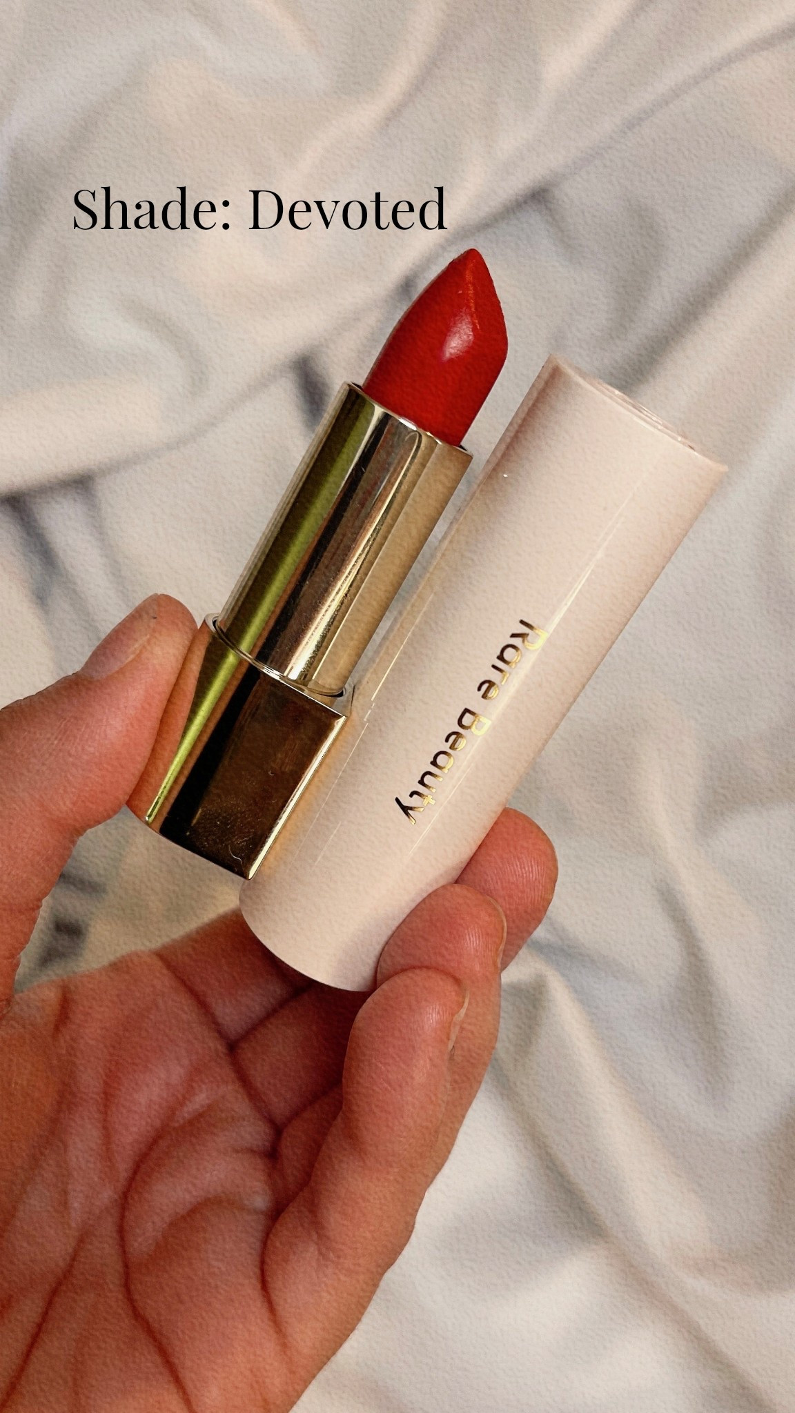 💄 The Rare Beauty Kind Words Matte Lipstick in Devoted is the viral red lip everyone is talking about. This creamy matte formula glides on smoothly, lasts all day, and is the perfect bold lipstick for holidays, date night, and everyday glam.

✨ Wearing:
	•	Rare Beauty Kind Words Matte Lipstick 
Shade: Devoted

This shade is the ultimate confidence boost ❤️

#LTKBeauty #LTKStyleTip #LTKMidsize