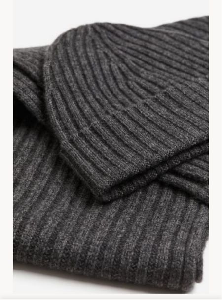 Affordable Cashmere gifts for you, your besties and your family! Absolutely love the cashmere shocks from COS and can’t stop wearing my H&M beanie!! #cashmere #cashmeregifts #holidaygifts #giftsforher

#LTKfindsunder100 #LTKSeasonal #LTKGiftGuide