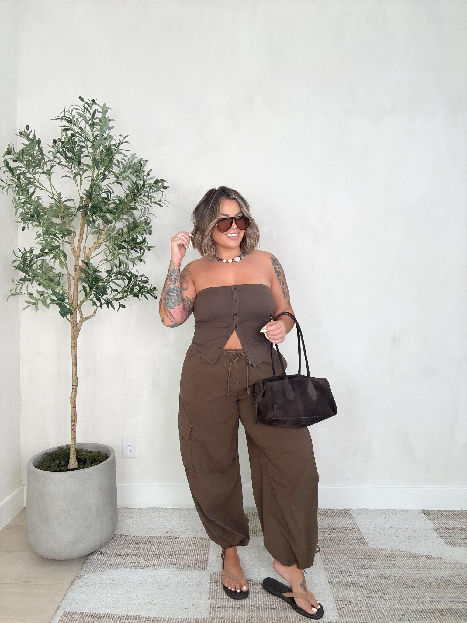 Top and pants L 
Sandals tts 