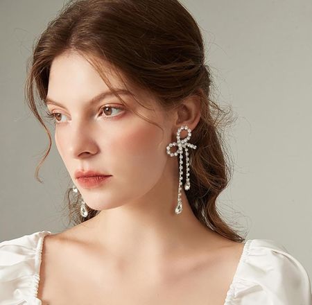 Bow earrings for the holidays
…


#LTKGiftGuide #LTKHoliday #LTKparties