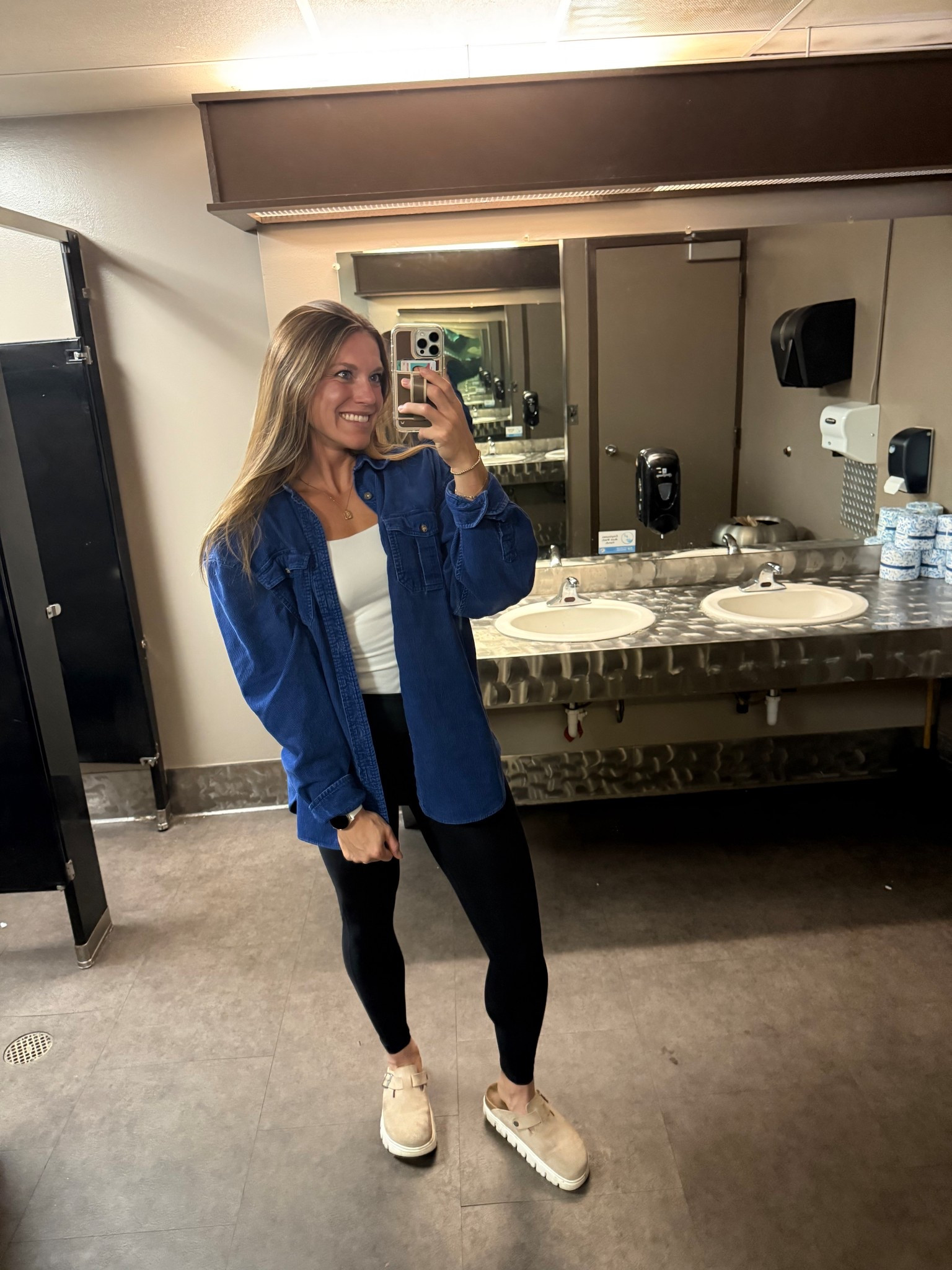 These shoes remind me of the potato shoes I had in junior high - bringing them back, babyyy 🤪