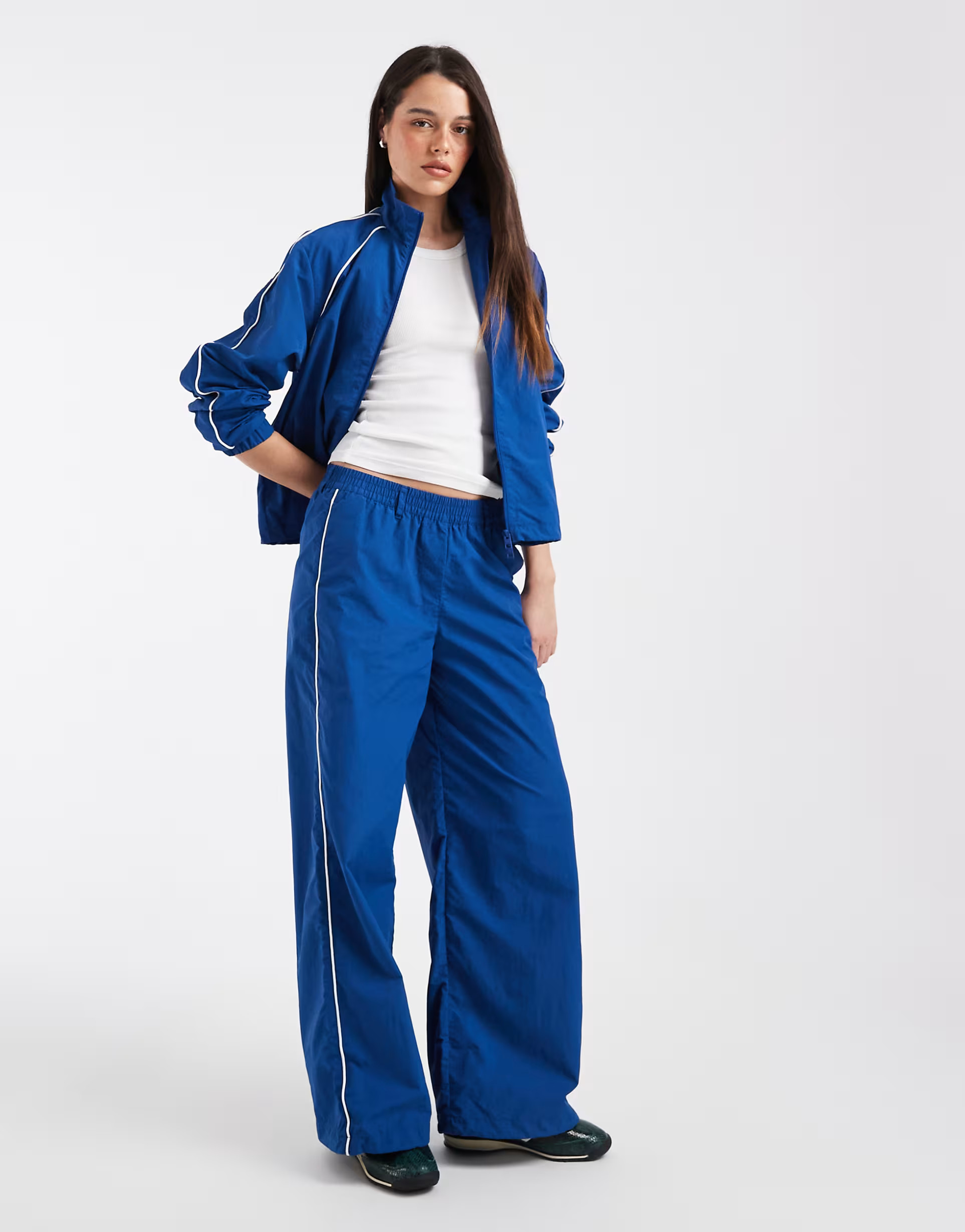 JJXX Trackjacke mit Stehkragen und Kontrastpaspelierung in Kobaltblau | ASOS (Global)