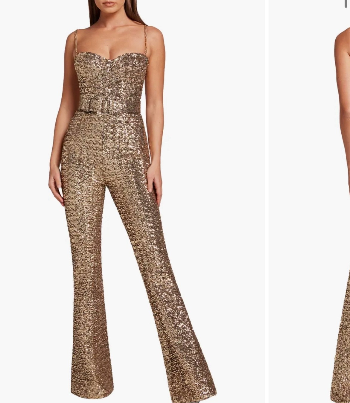 You’d be the golden star at the top of the tree in this jumpsuit 

#LTKCyberWeek #LTKGiftGuide #LTKHoliday