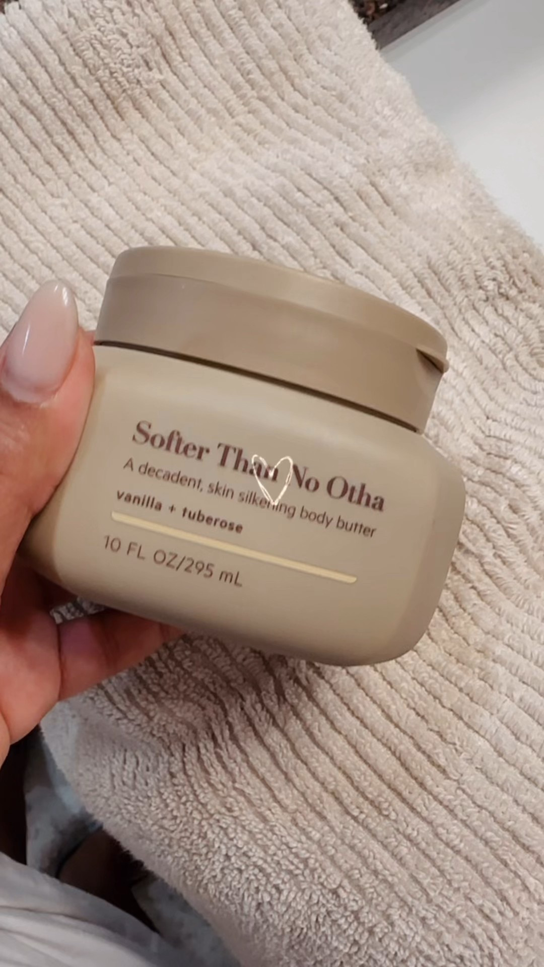 I don’t know what’s in this body butter by TPH but it’s amazing!! I can’t stop putting this on my body. 

