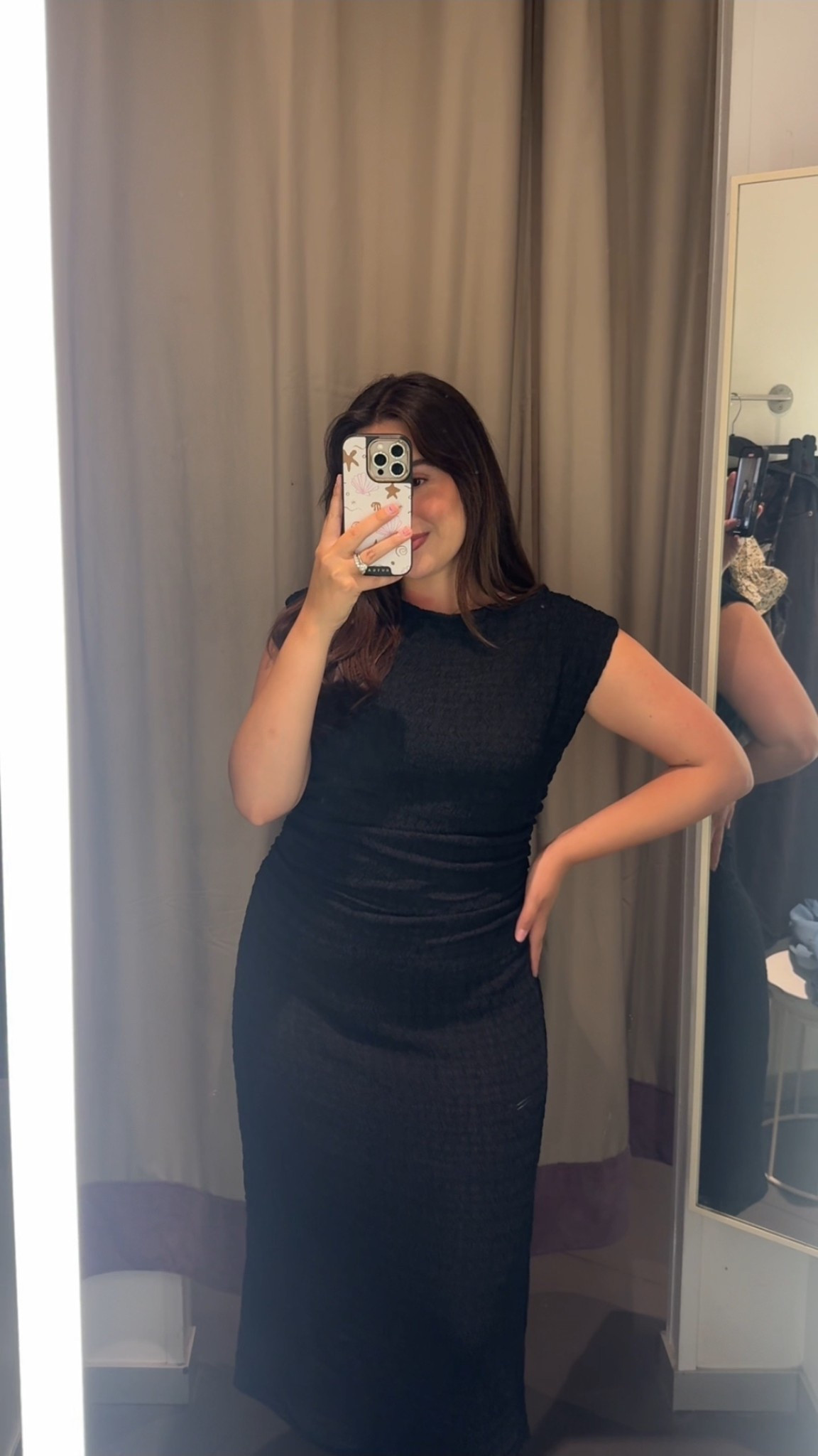 Black fitted dress for fall! Affordable too 😍 wearing a size medium 