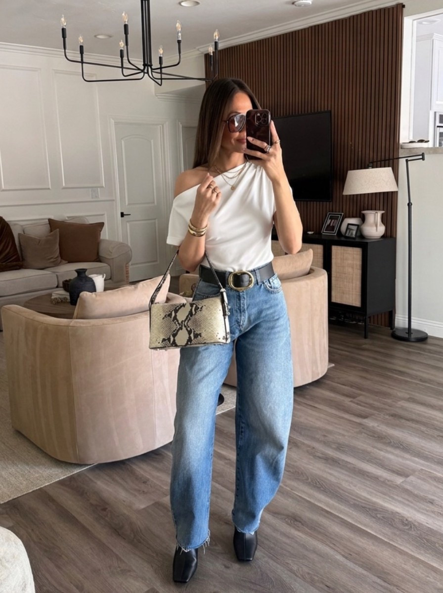 Classic tee + jeans outfit formula 🤌🏻 I have this tee in SO MANY colors and I’m not mad about it !  Wearing XS

#LTKgrwm #LTKootd #LTKU