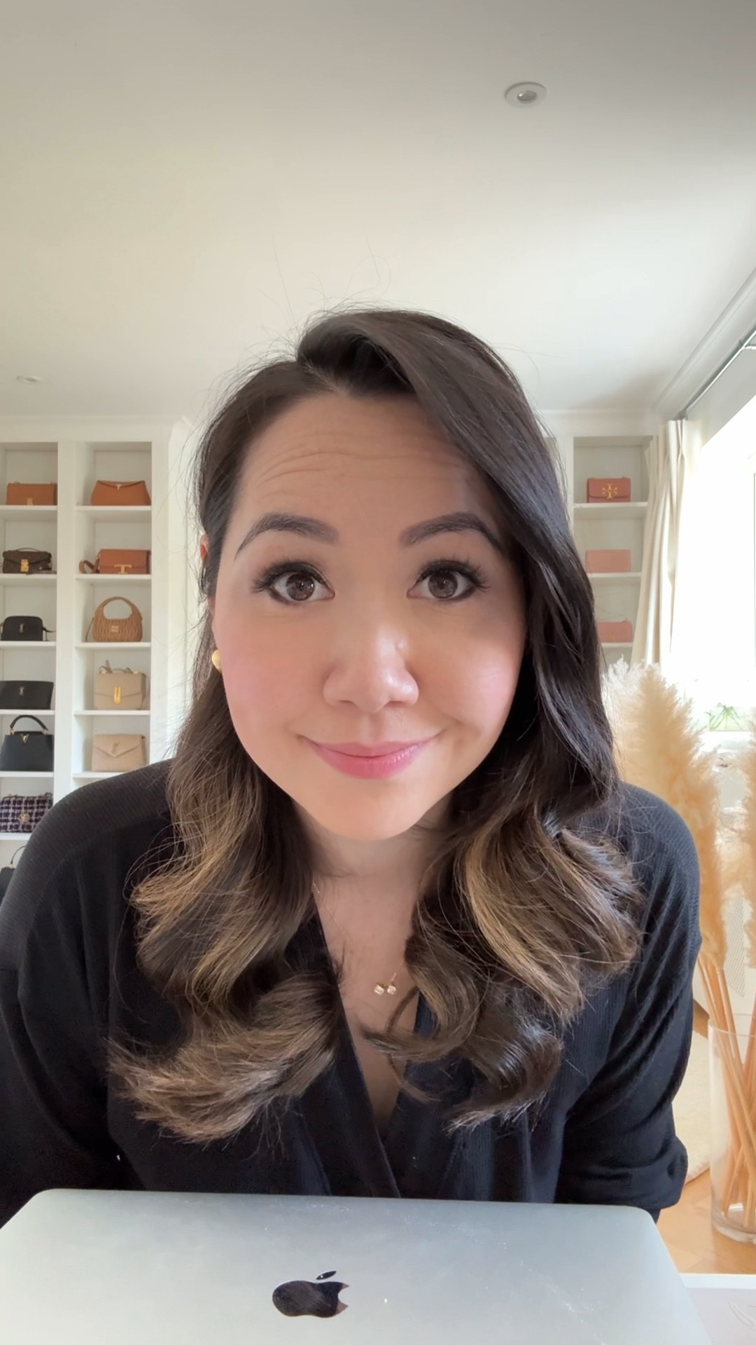 The Victoria Beckham by Augustinus Bader concealer - the ONLY concealer I’ve ever found that actually doesn’t crease! 🙌🏻