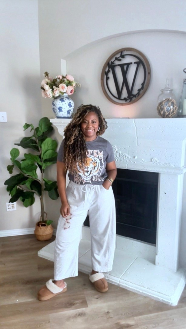 My comfy at the house mom outfit of the day

#LTKmomlife #LTKootd #LTKdayinmylife